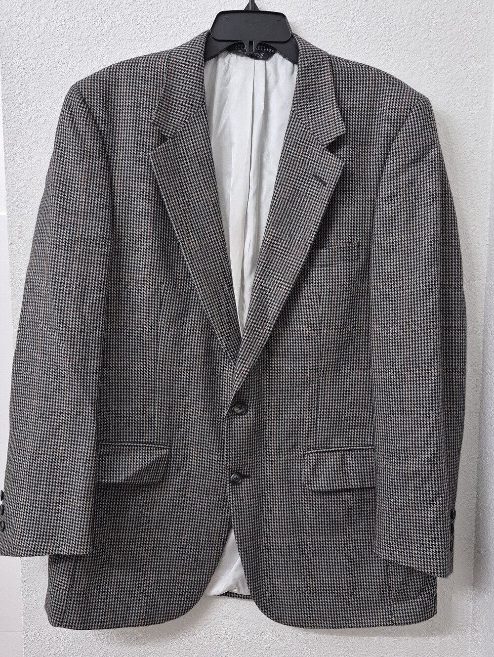 Burberry Black & White Houndstooth Sport Coat